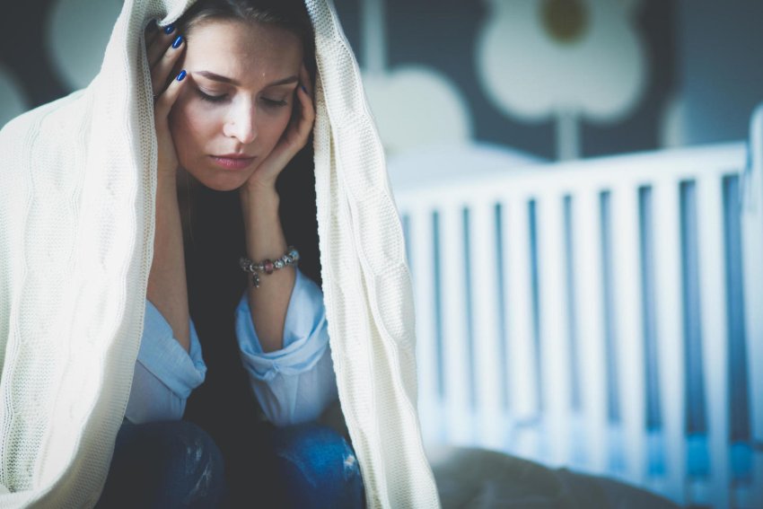 Как справиться с послеродовой депрессией: 6 советов психолога